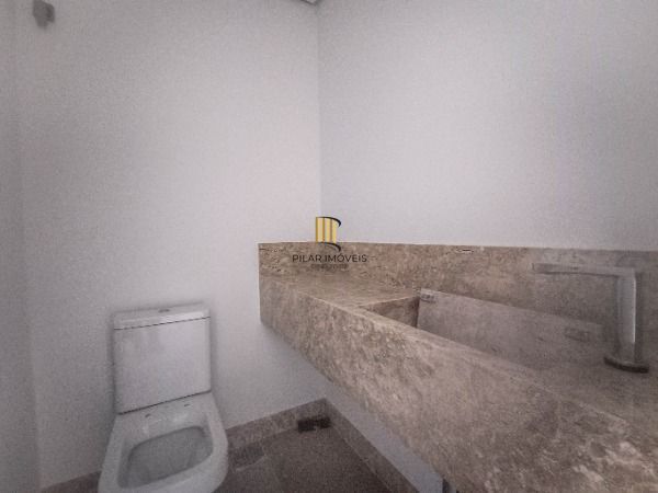 Cobertura para Venda - 346.66m², 3 dormitórios, sendo 3 suites, 4 vagas - Vila A