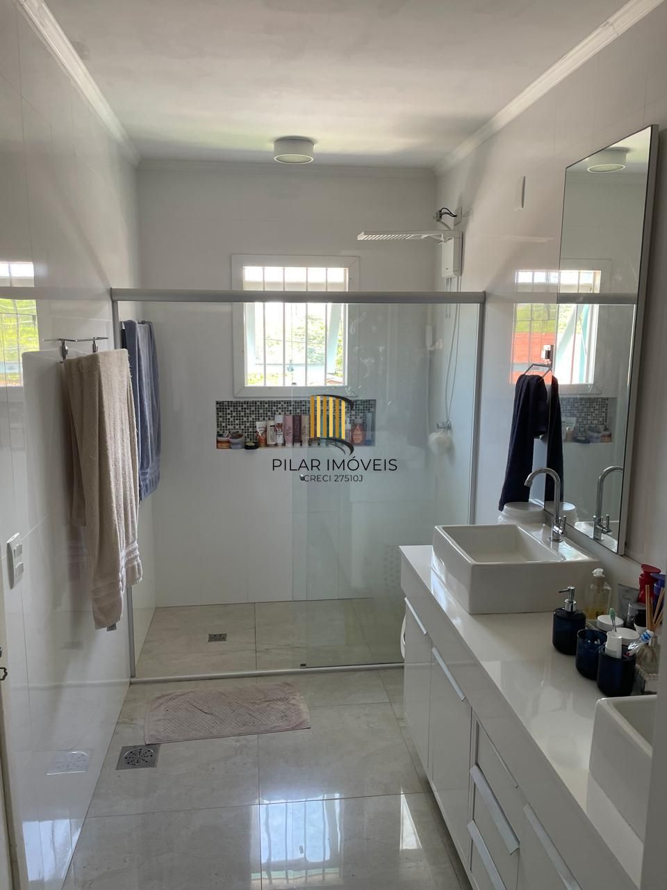 Residência com 4 Dormitório(s) Bairro Vila Nova