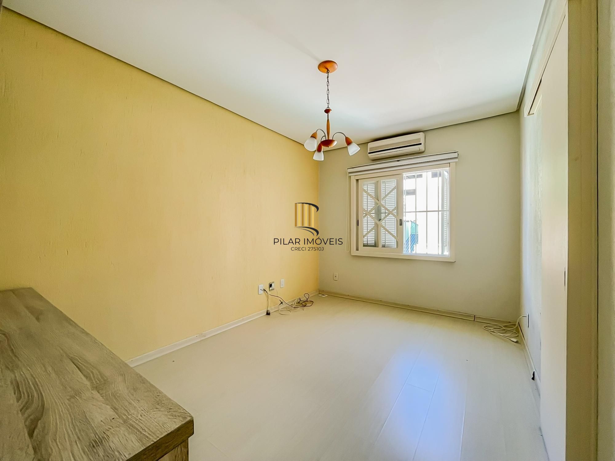 Casa 3 dormitórios no bairro Cristal