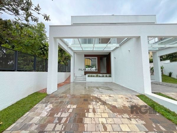 Casa em Porto Alegre, no bairro Vila Conceição, com 3 dormitório(s), à venda. - Pilar Imóveis