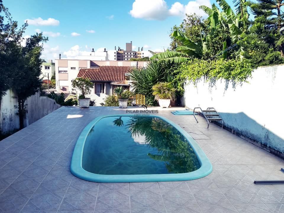 Ótima casa em rua tranquila.