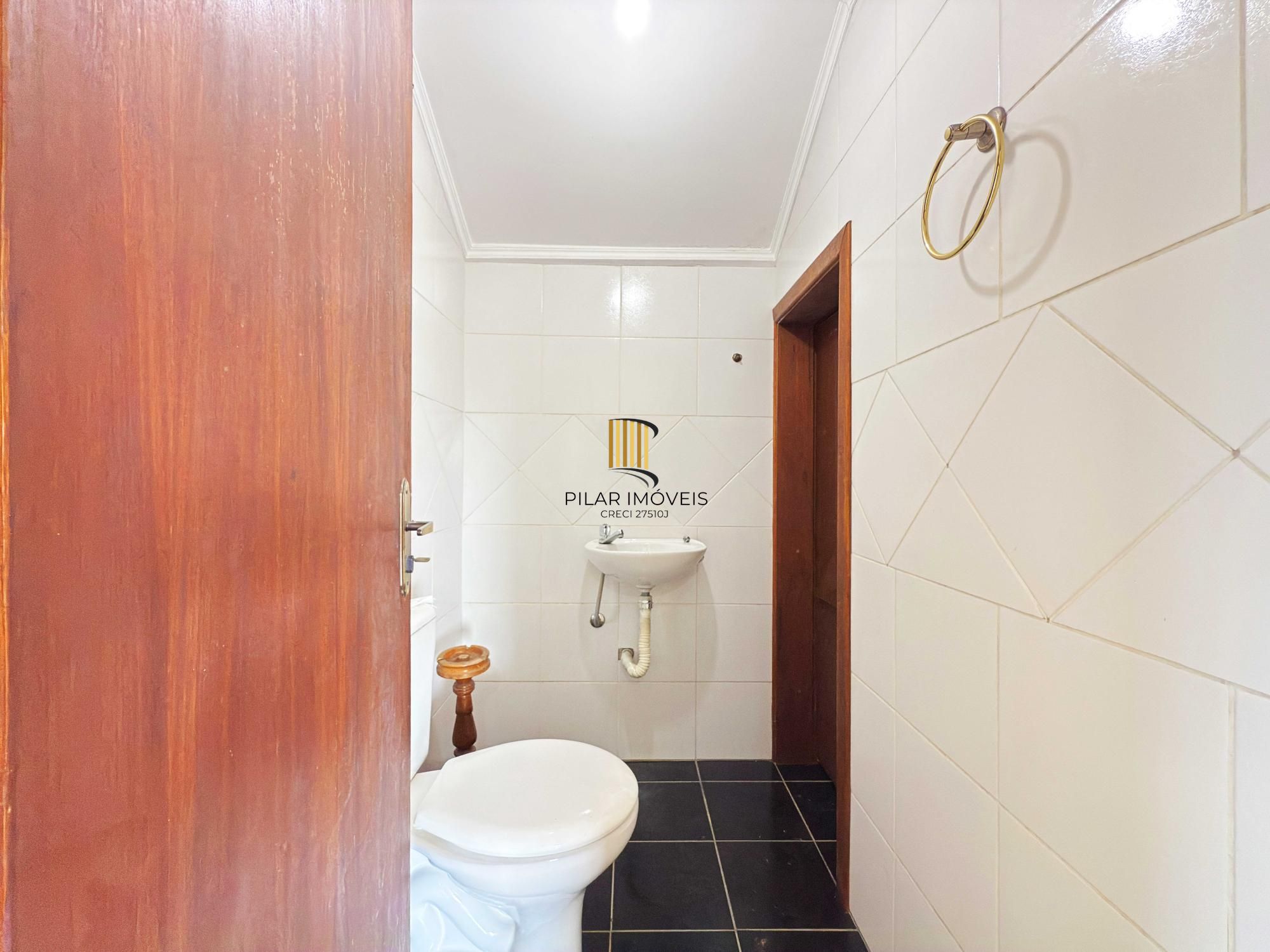 Casa 4 dormitórios no bairro Ipanema