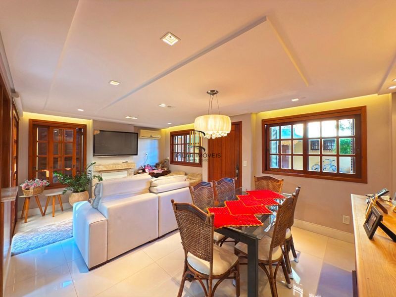 Casa Condominio com 3 dormitórios, sendo 1 suites, 2 vagas - Pedra Redonda