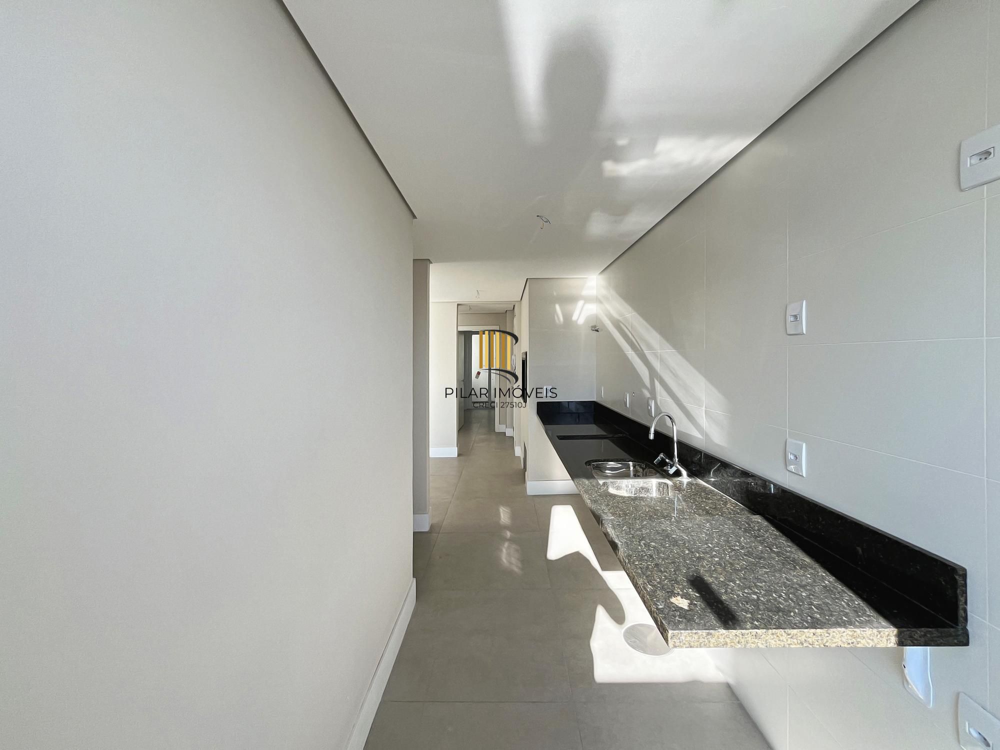 Apartamento com 3 Suítes no Cristal