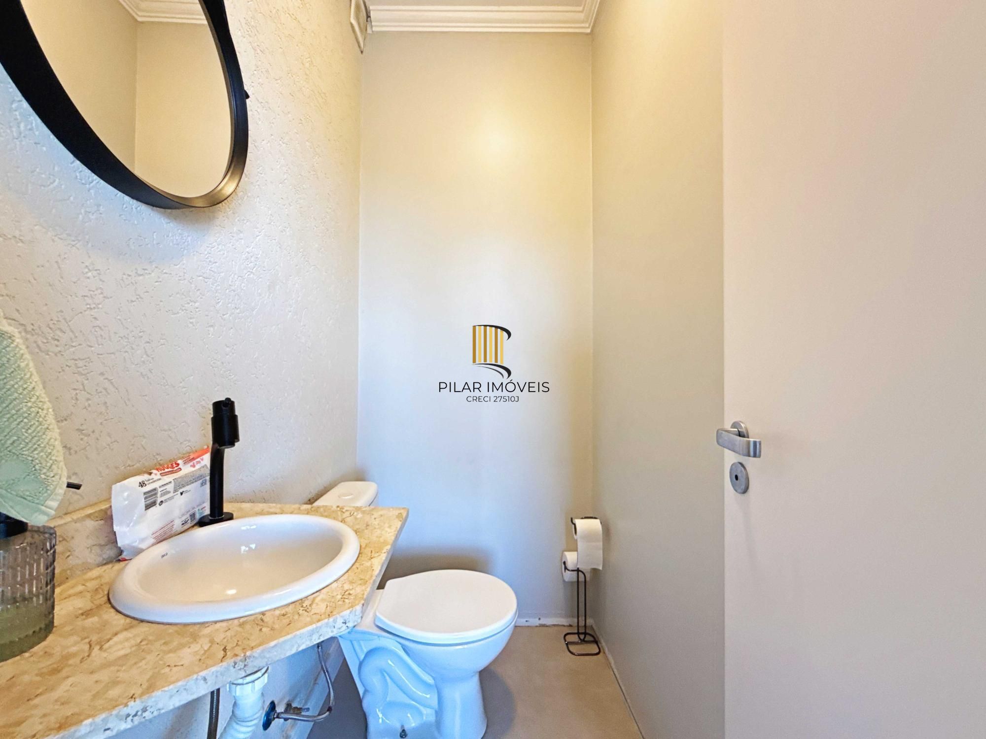 Linda residência com  3 dormitórios, sendo 1 suíte, com Linda Vista do Bairro.