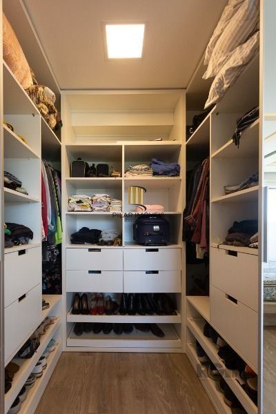 Apartamento em Porto Alegre, no bairro Cavalhada, com 3 dormitório(s), e 3 banhe