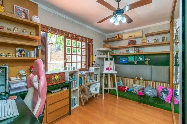 Residência com 4 dormitórios á venda no Bairro Jardim Izabel.