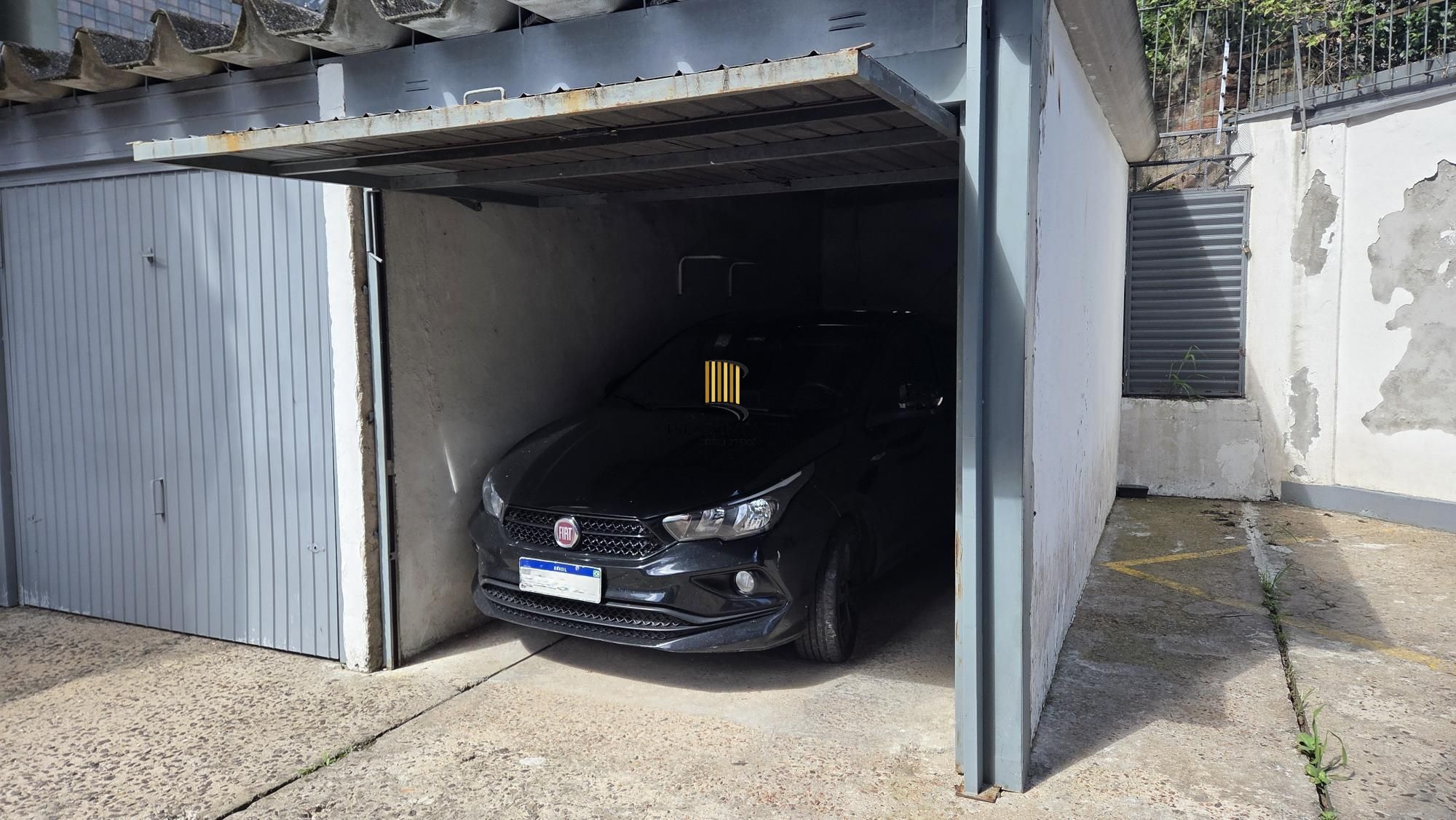 Cobertura duplex com 2 dormitórios e 1 vaga de garagem no bairro Menino Deus – 108,7 m² privativos