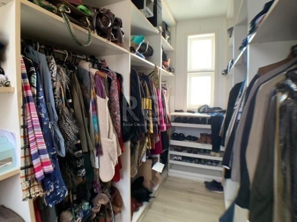 Casa para Venda - 333m², 3 dormitórios, sendo 1 suites, 4 vagas - Ipanema