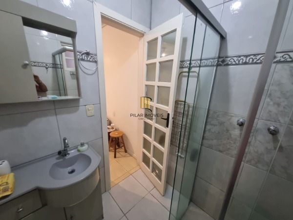 Apartamento em Porto Alegre, no bairro Cristal, com 3 dormitório(s), e 3 banheir