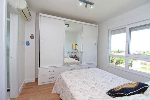 Casa Condominio em Porto Alegre, no bairro Ipanema, com 2 dormitório(s), e 2 ban