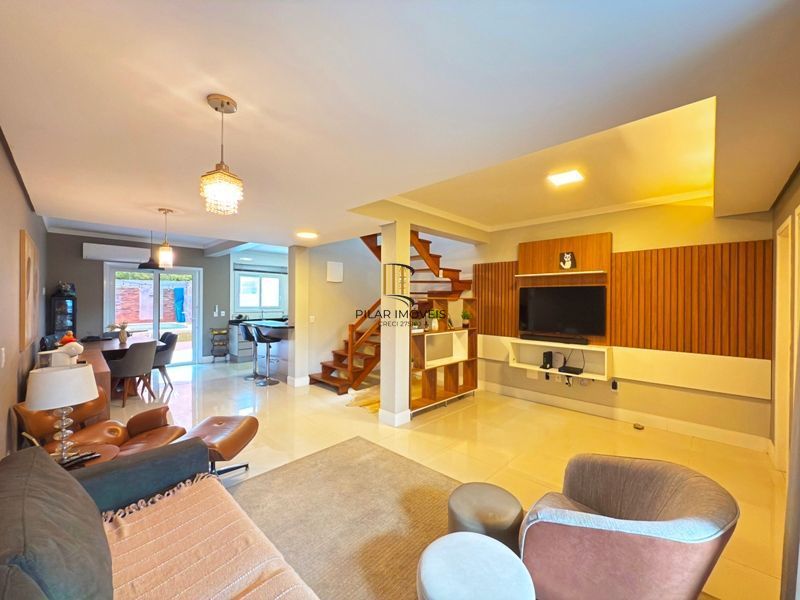 Casa com vista para o Rio e 3 dormitórios