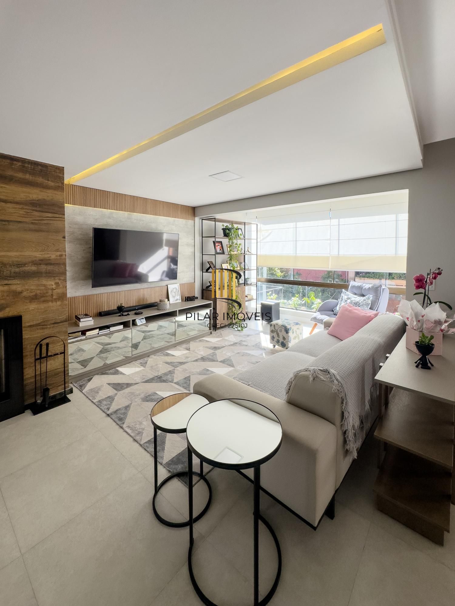 Casa em Condomínio com 3 dormitórios no bairro Vila Conceição.