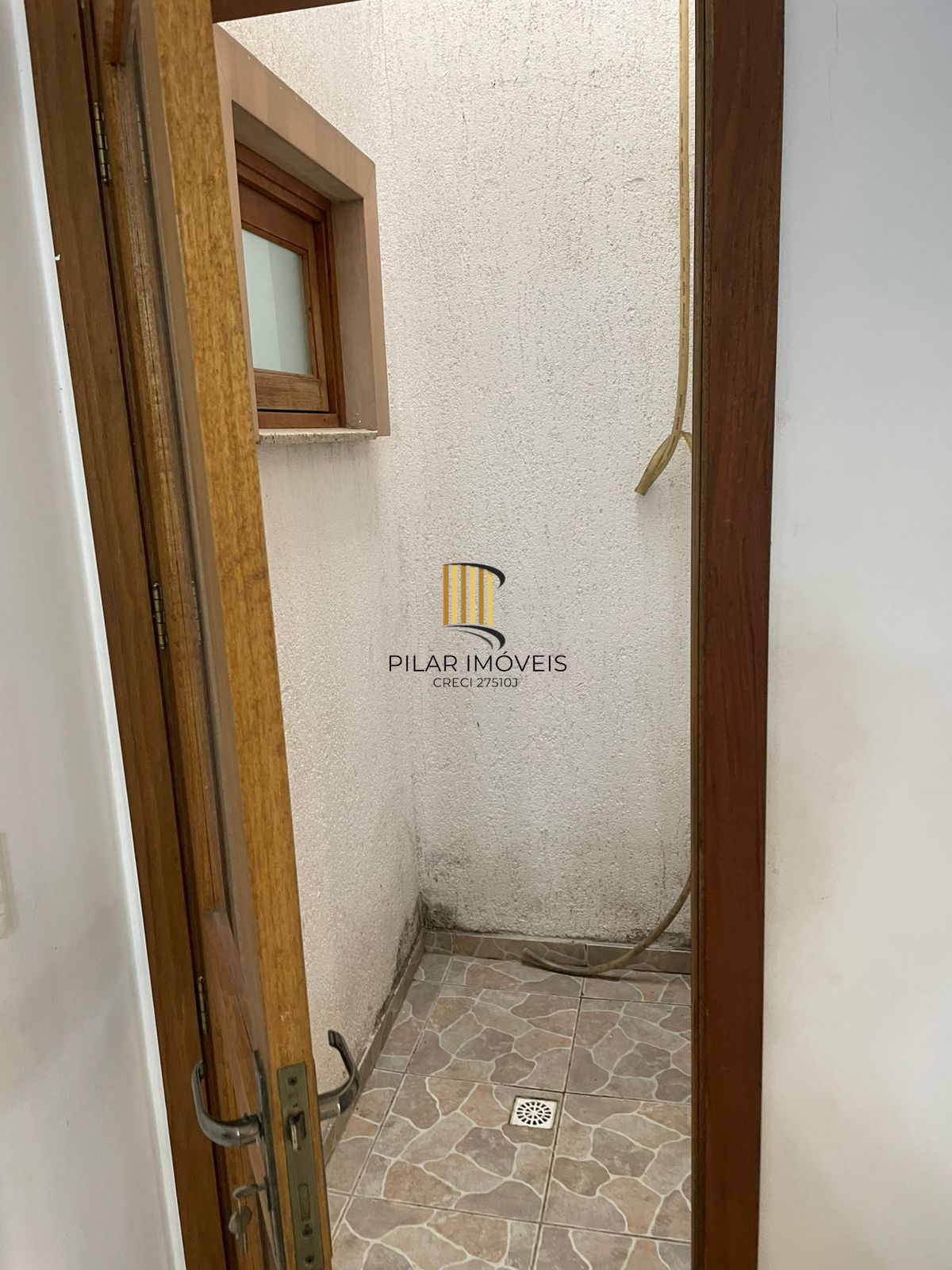 Casa 2 dormitórios no bairro Hípica