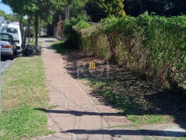 Terreno em Porto Alegre, no bairro Tristeza, à venda.