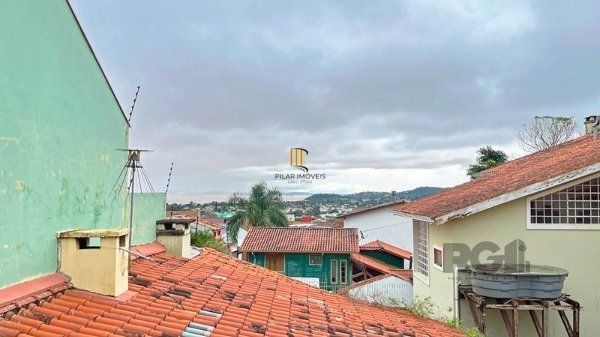 Casa em Porto Alegre, no bairro Ipanema, com 3 dormitório(s), e 3 banheiros