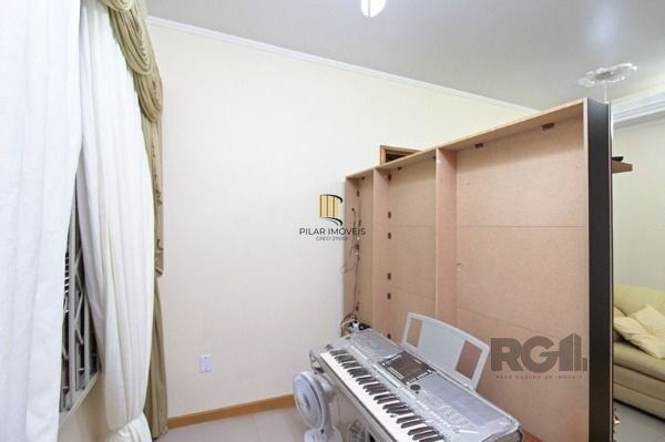 Casa em Porto Alegre, no bairro Tristeza, com 3 dormitório(s), e 3 banheiros, à 