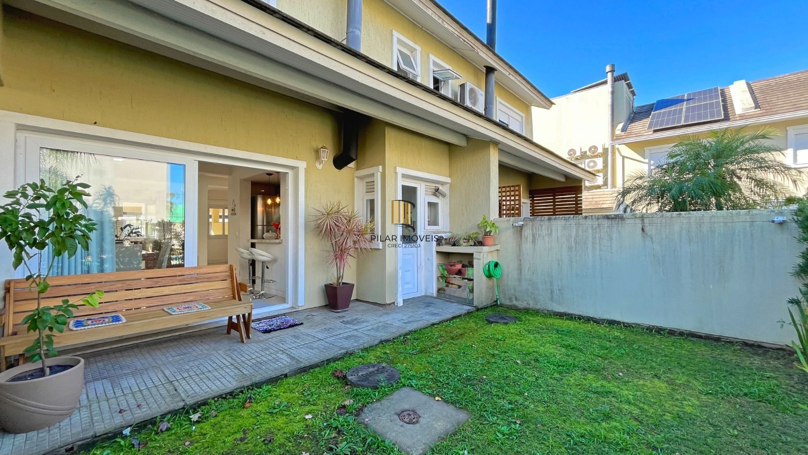 Casa de Condomínio 3 dormitórios no bairro Hípica