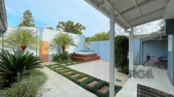 Casa em Porto Alegre, no bairro Ipanema, e 0 banheiros, à venda.