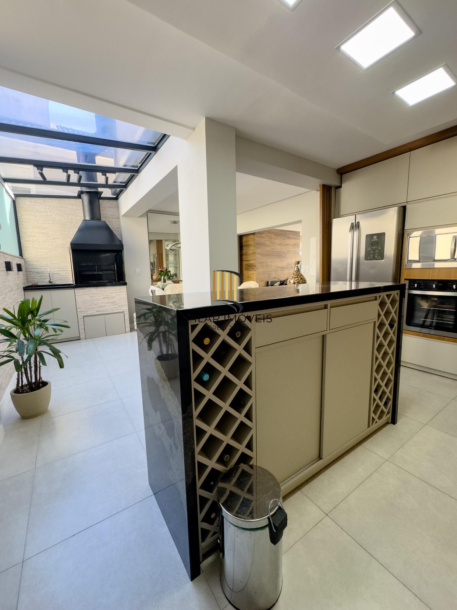 Casa em Condomínio com 3 dormitórios no bairro Vila Conceição.