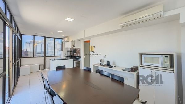 Conjunto/Sala em Porto Alegre, no bairro Bom Fim, e 0 banheiros, à venda.