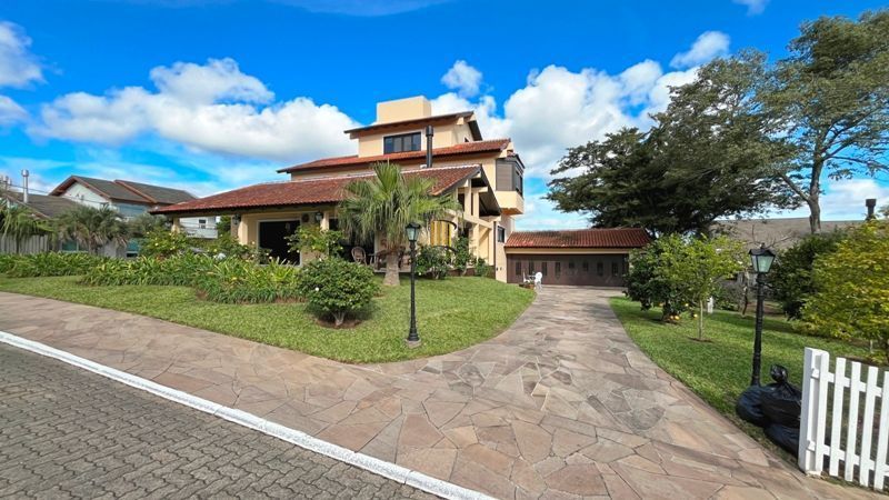 Altos do lago- Com 3 dormitórios, 3 vagas , piscina , Linda e ampla casa em cond