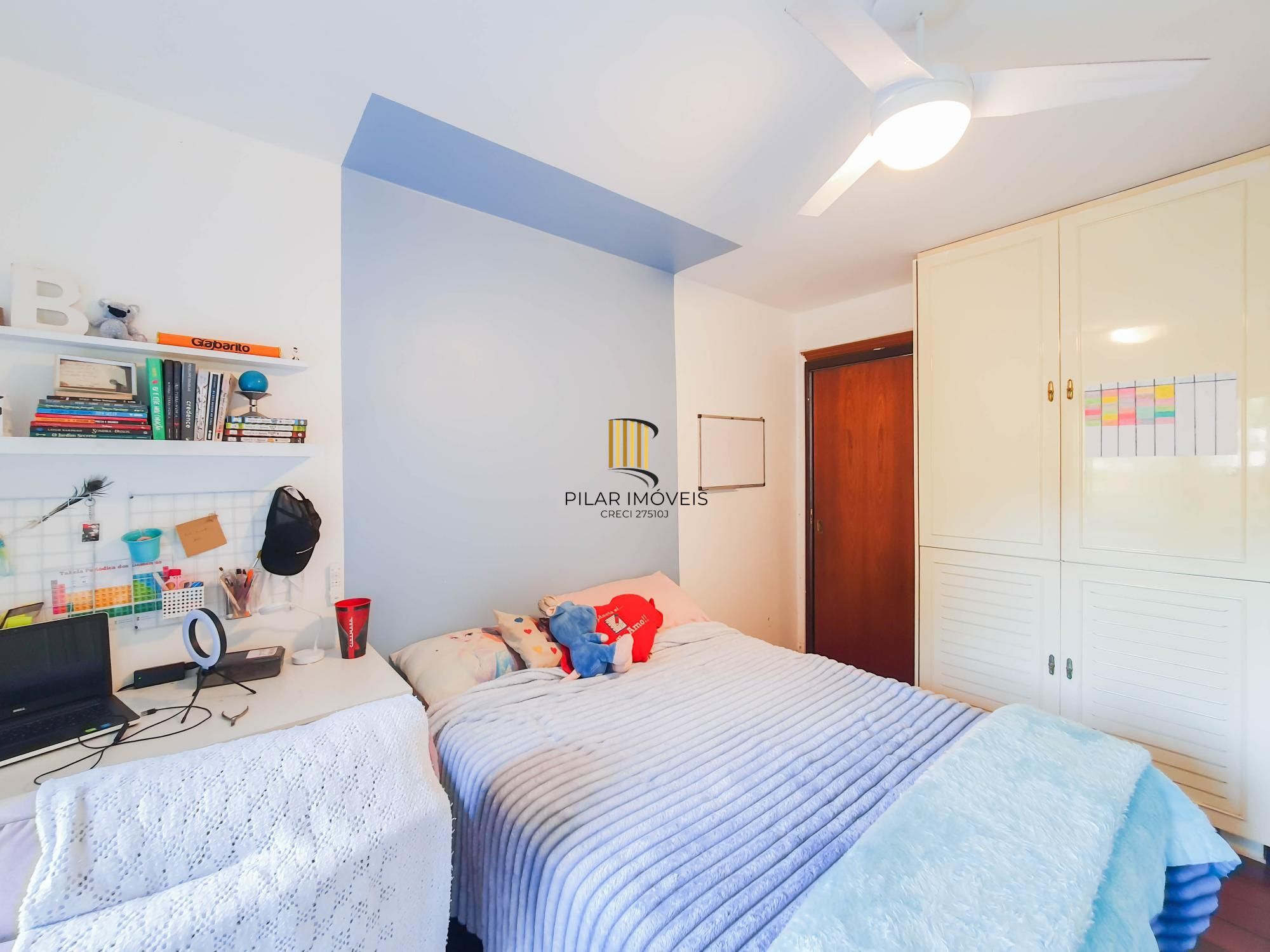 Linda e Ampla Casa com 4 dormitórios no Bairro Ipanema.