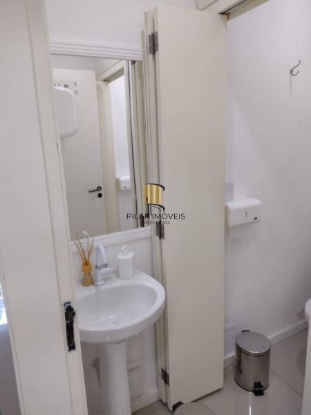 Loja em Porto Alegre, no bairro Menino Deus, e 3 banheiros, à venda.