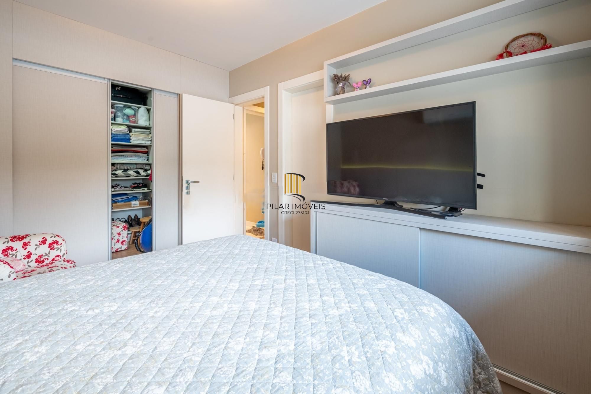 Apartamento Garden com 3 dormitórios, 1 suíte e 3 vagas, no coração do bairro Menino Deus!