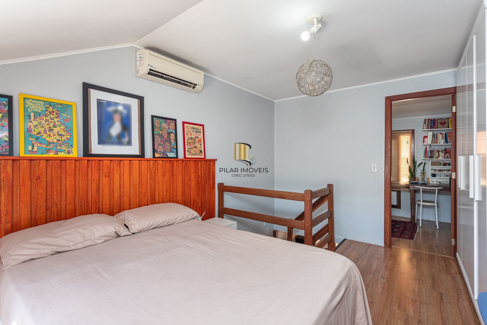 Casa em condomínio à venda com 97m², 2 dormitórios e 2 vagas, no bairro Tristeza em Porto Alegre.