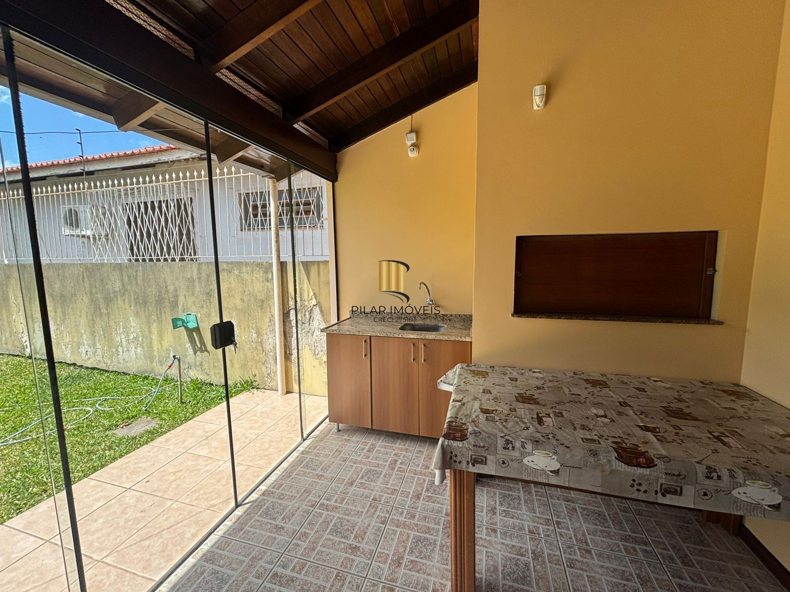 Casa 3 dormitórios no bairro Ipanema