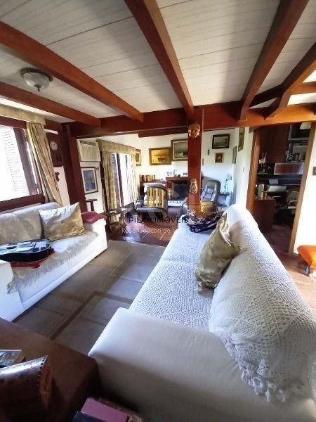 Casa para Venda - 683.64m², 4 dormitórios, sendo 3 suites, 6 vagas - Tristeza