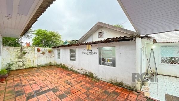 Casa em Porto Alegre, no bairro Cavalhada, com 4 dormitório(s), e 4 banheiros, à