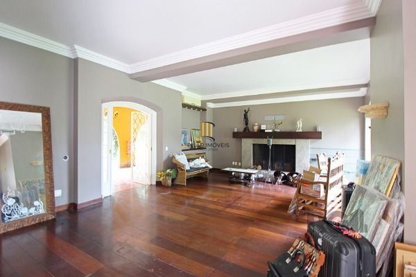 Casa em Porto Alegre, no bairro Pedra Redonda, com 7 dormitório(s), e 7 banheiro