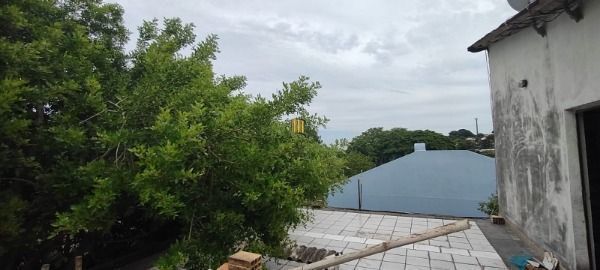 Casa em Porto Alegre, no bairro Espírito Santo, com 3 dormitório(s), e 3 banheir