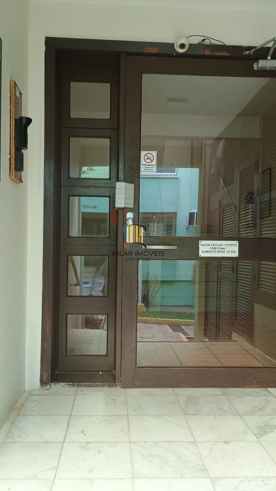 Apartamento 2 dormitórios no Bairro Jardim Carvalho.