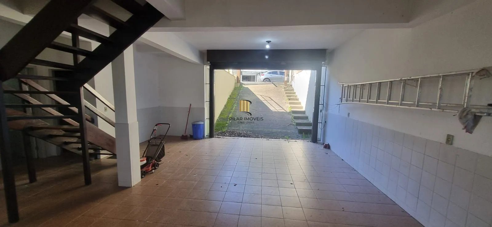 Ótima Residência com 3 dormitórios sendo 1suíte, no Bairro Ipanema.