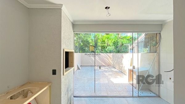 Residência no bairro Guarujá, com 3 dormitório(s), e 3 banheiros, à venda.