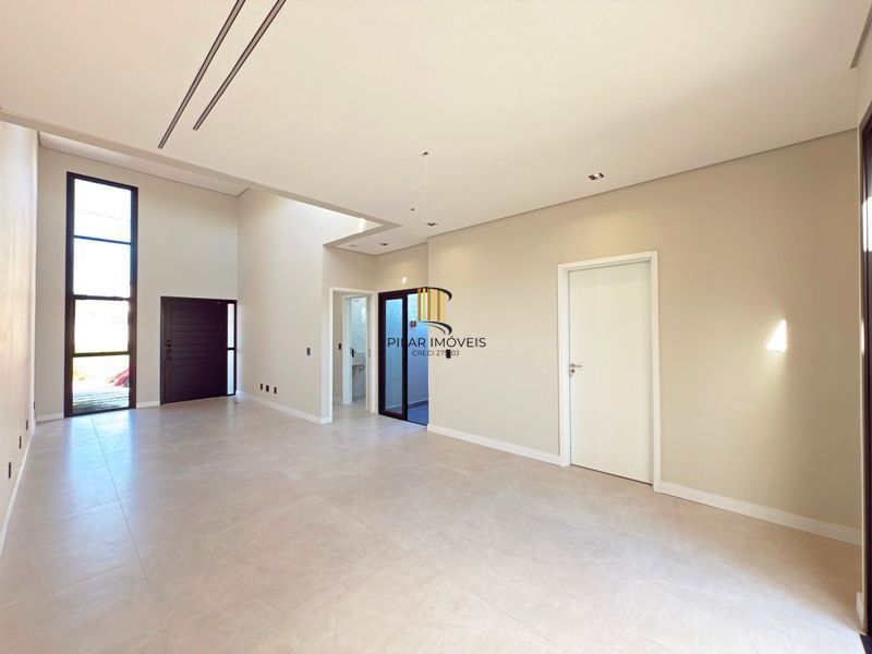 Espetacular Residência térrea com 3 dormitórios no bairro Hípica.