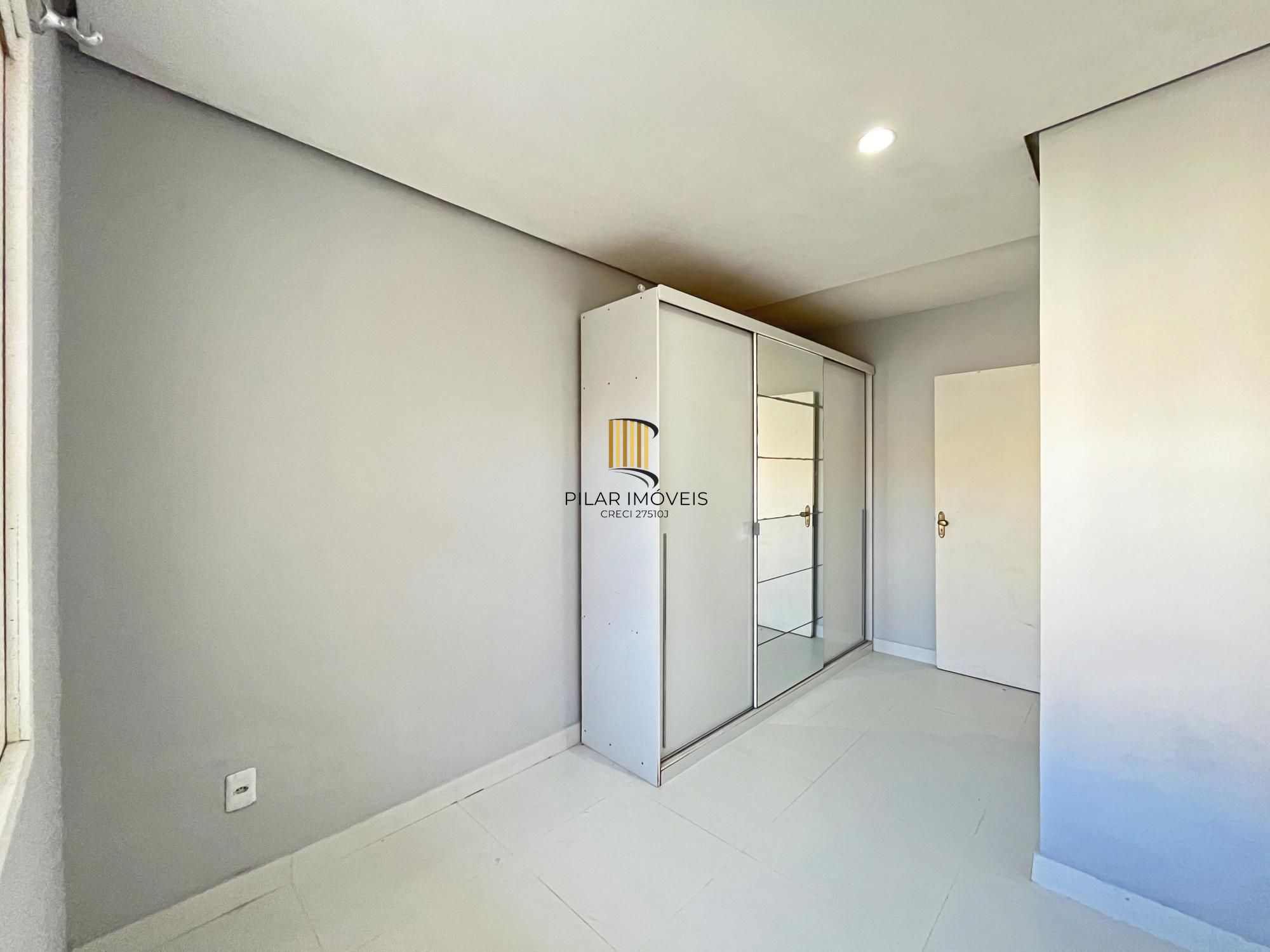 Casa para Venda - 70m², 2 dormitórios, 2 vagas - Hípica