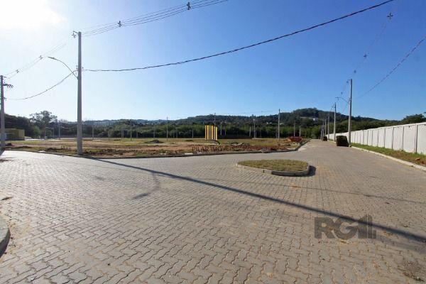 Casa Condominio em Porto Alegre, no bairro Campo Novo, com 3 dormitório(s), e 3 