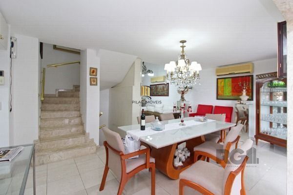 Casa Condominio para Venda - 201m², 3 dormitórios, sendo 1 suites, 2 vagas - Tri