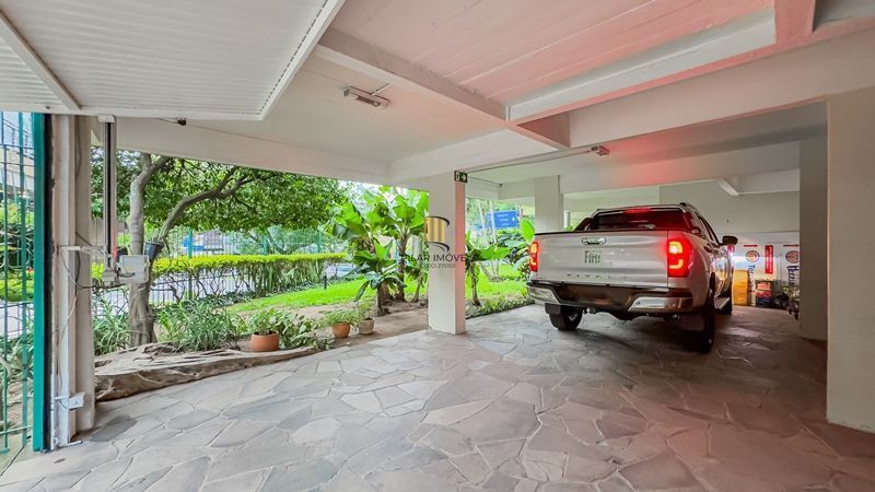 Cobertura 3 dormitórios à venda Três Figueiras Porto Alegre/RS