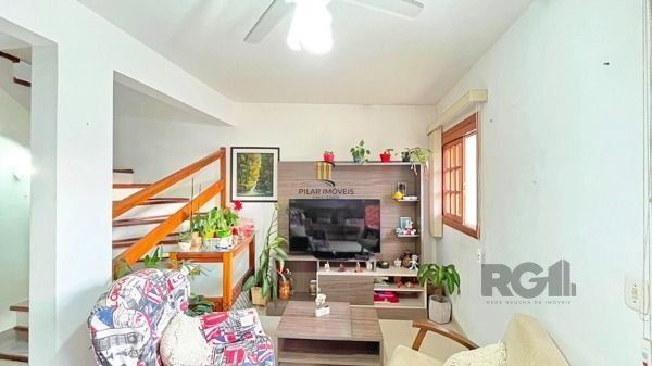 Casa em Porto Alegre, no bairro Ipanema, com 3 dormitório(s), e 3 banheiros, à v