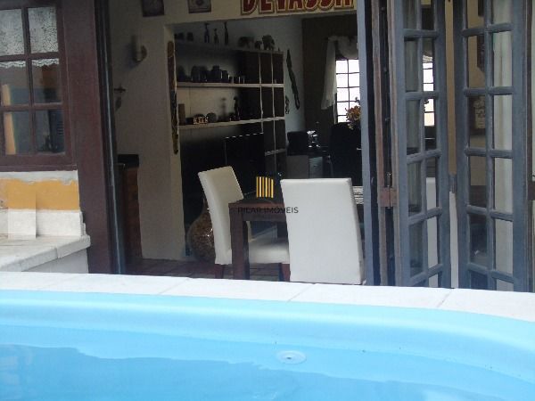 Casa para Venda - 306.3m², 3 dormitórios, sendo 1 suites, 2 vagas - Urubatã