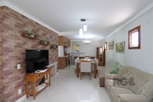 Casa Condominio para Venda - 197m², 3 dormitórios, sendo 1 suites, 2 vagas - Tri