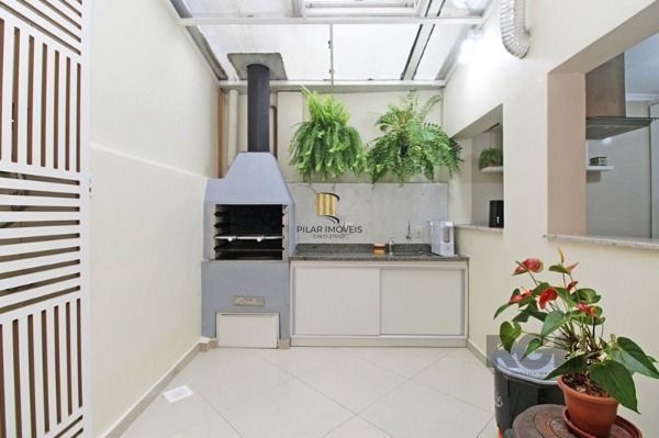 Casa Condomínio em Porto Alegre, no bairro Tristeza, com 3 dormitório(s), à vend