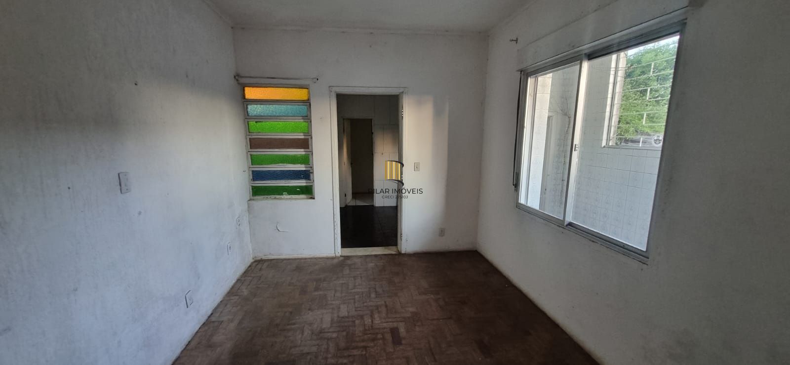 Ótimo terreno com casa em localização privilegiada no bairro.