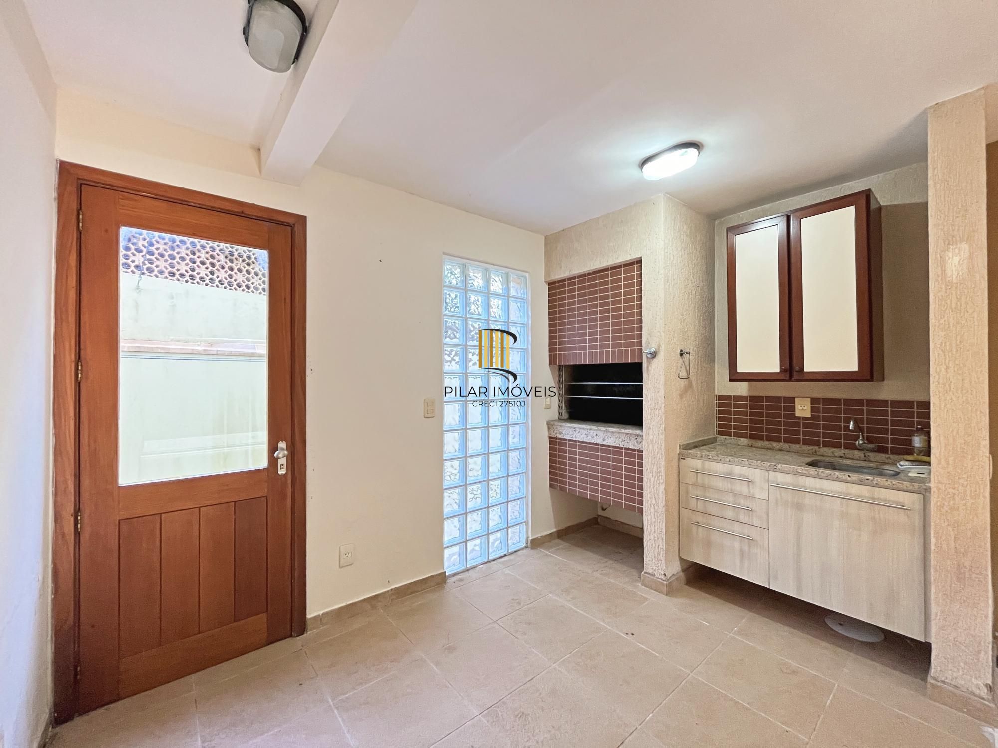 Casa em Condomínio no Jardim Isabel com 270m², 3 dormitórios, 4 vagas