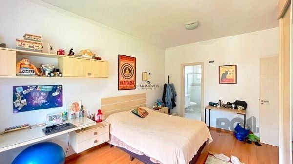 Casa em Porto Alegre, no bairro Ipanema, e 0 banheiros, à venda.